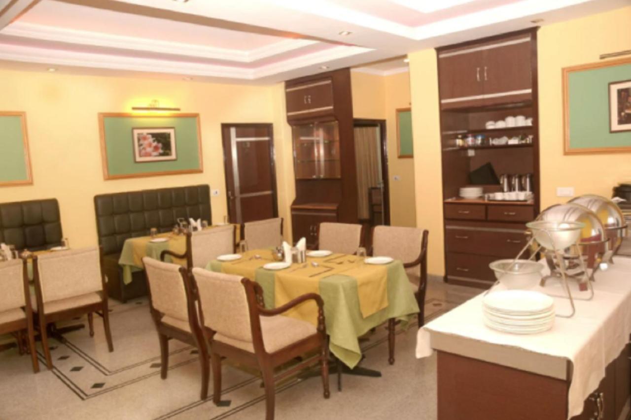 Goroomgo Marc Shimla Near Mall Road - Luxury Room - Excellent Service - Ample Parking - Best Hotel In Shimla Luaran gambar